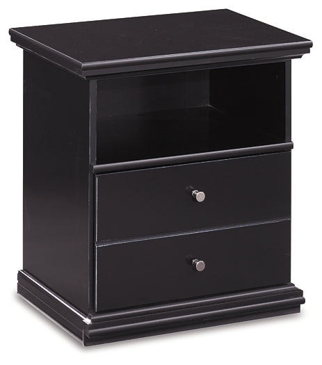 Queen Panel Bed with Mirrored Dresser and Nightstand