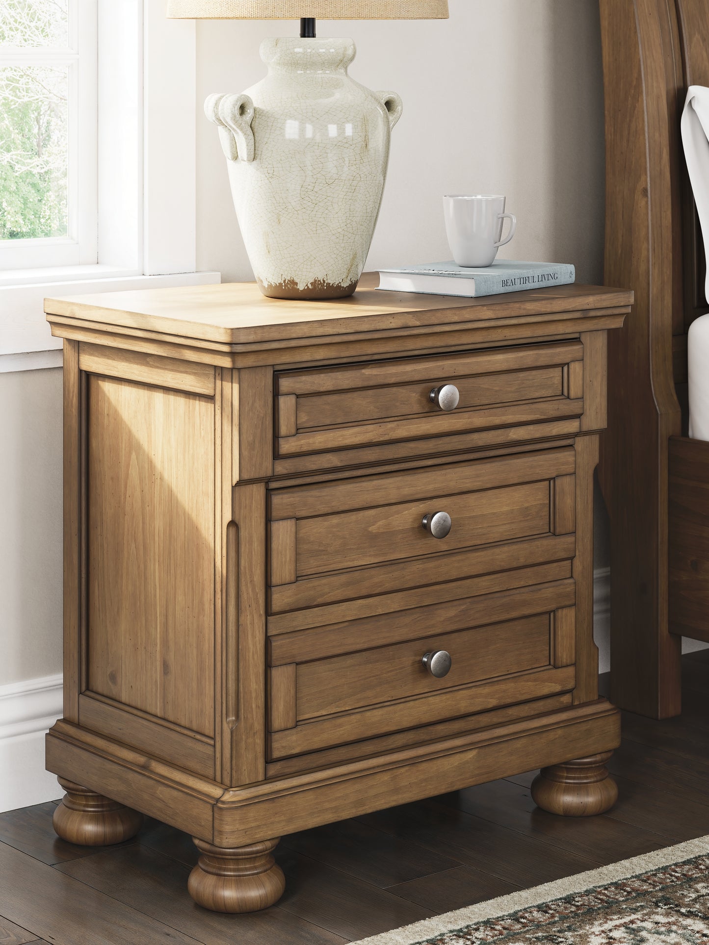 Feddinger King Panel Bed with Mirrored Dresser, Chest and Nightstand